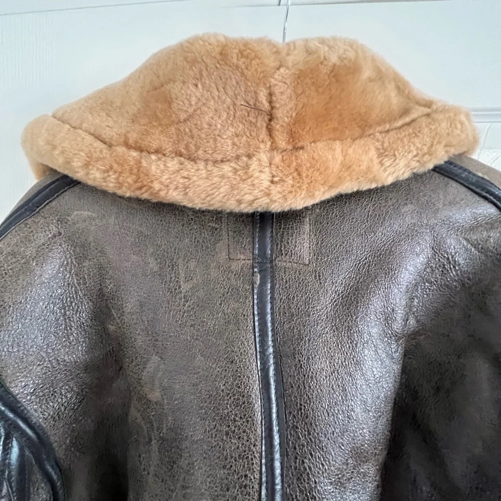 Avirex vintage limited edition leather bomber jacket. - Picture 9 of 16